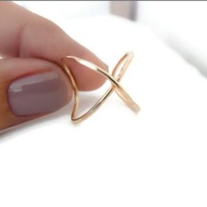 Gold filled criss cross ring sz 5